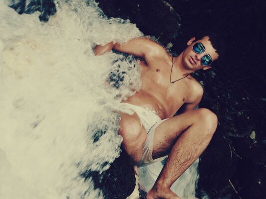  ,   Luka, 32 ,   ,   , c 