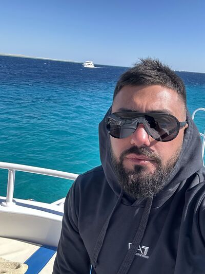  ,   Artur, 33 ,   ,   