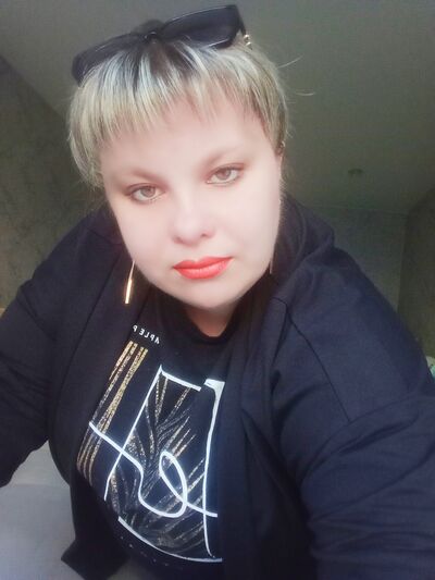  ,   Elena, 37 ,   ,   