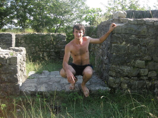  ,   Bacho, 34 ,   