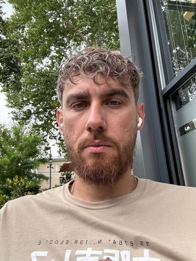  ,   Artur, 31 ,   ,   , c 