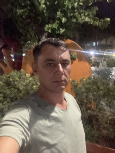  ,   Ali, 42 ,   ,   