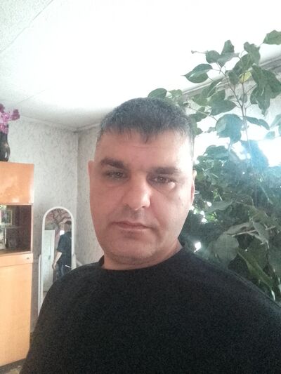  ,   Sergei, 45 ,   c 