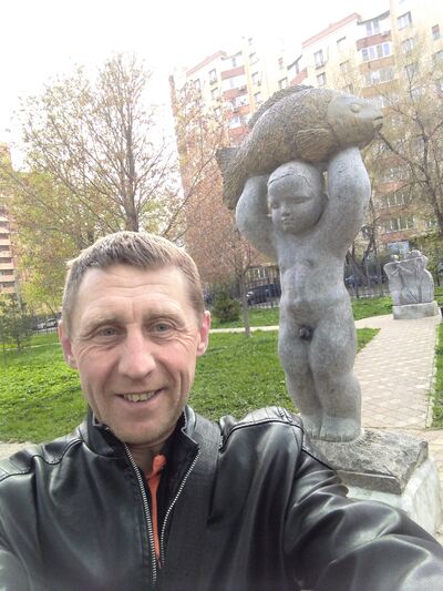  ,   Viktor, 49 ,   ,   , c , 