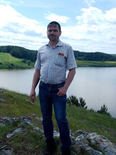  ,   Mikhail, 44 ,   c 