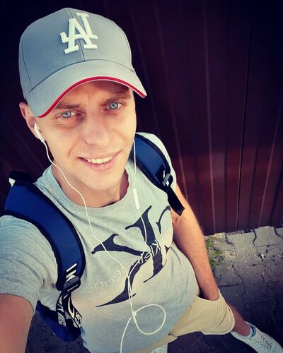  ,   Stas Stasov, 32 ,     , c 