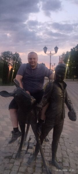  ,   Mikhail, 39 ,   ,   