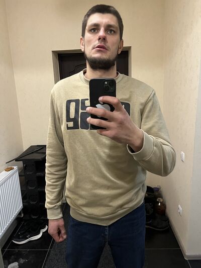  ,   Anatoly, 27 ,   ,   