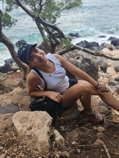  ,   Marina, 44 ,   c 