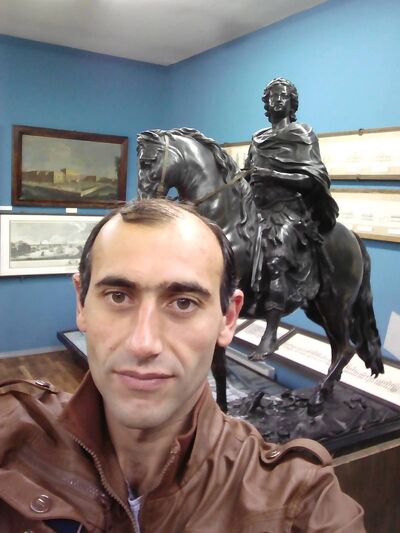  ,   Tigran, 43 ,   ,   