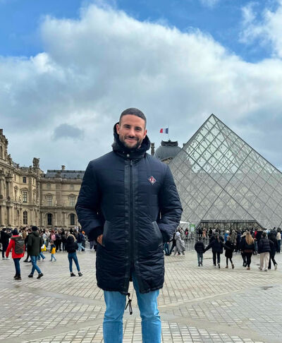  ,   Roger, 44 ,   ,   