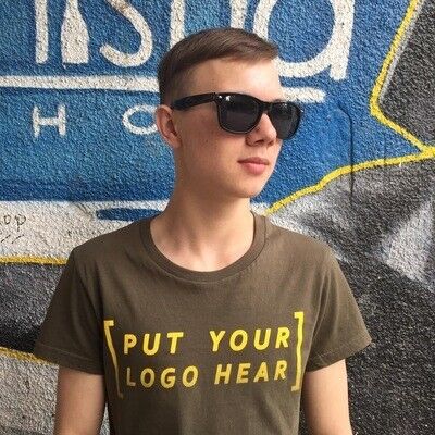 -,   Maxim, 25 ,   ,   , c 