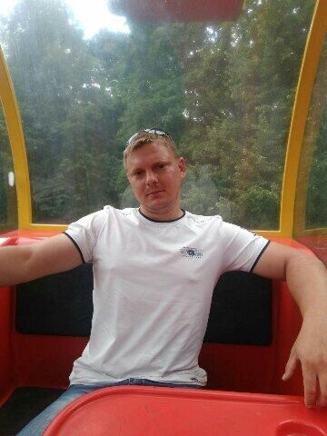  ,   Leon, 38 ,   ,   , c , 