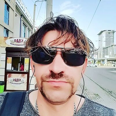  --,   Alexs, 44 ,   ,   , c , 