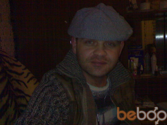  ,   Viktor, 48 ,   