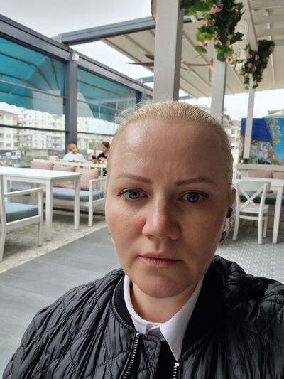  ,   Veronika, 46 ,   ,   