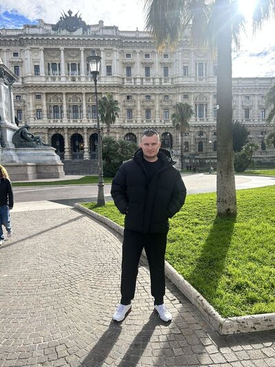  Winnipeg,   Viacheslav, 35 ,   ,   