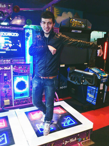  ,   Elbek, 31 ,     , c 