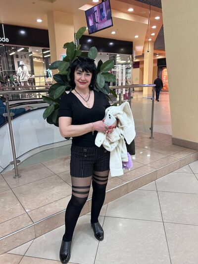  ,   Emma, 47 ,   ,   