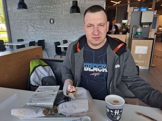  -,   Leonid, 44 ,   ,   