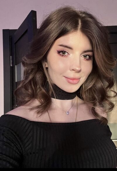  ,   Veronika, 25 ,  