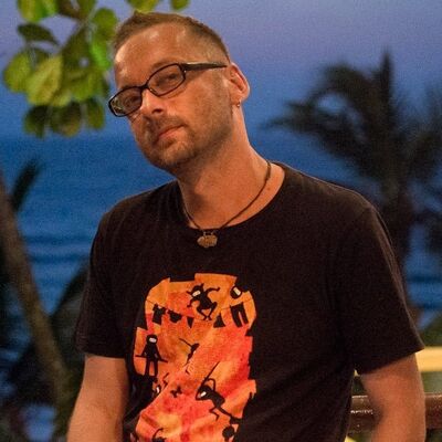  ,   Serge, 43 ,   