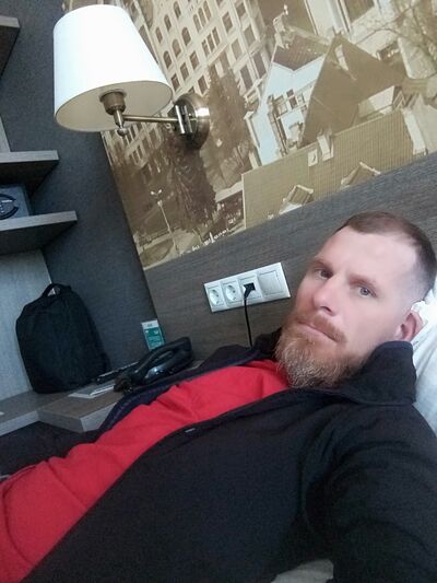  ,   Anton, 40 ,   ,   