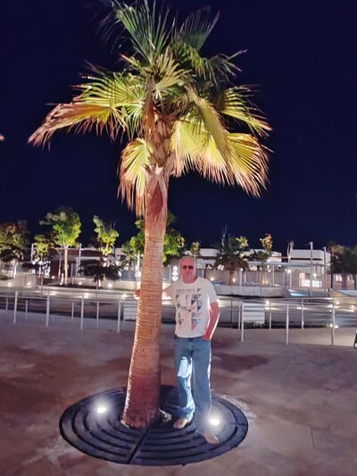  ,   Nik, 54 ,   ,   