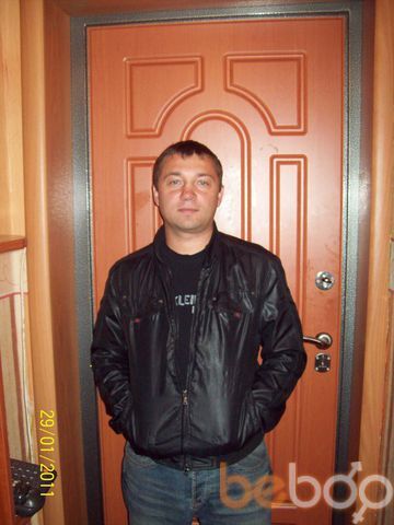  ,   Viktor, 45 ,   