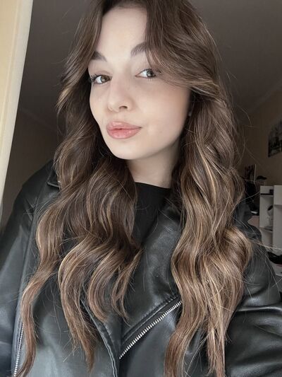  ,   Sabina, 19 ,     