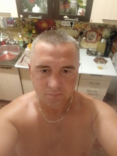  ,   Denis, 40 ,     , c , 