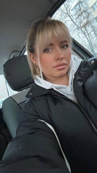  ,   Violetta, 32 ,   c 