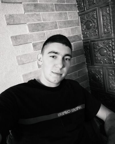  ,   Micha, 22 ,   ,   