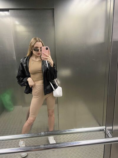  ,   Barbie, 26 ,  