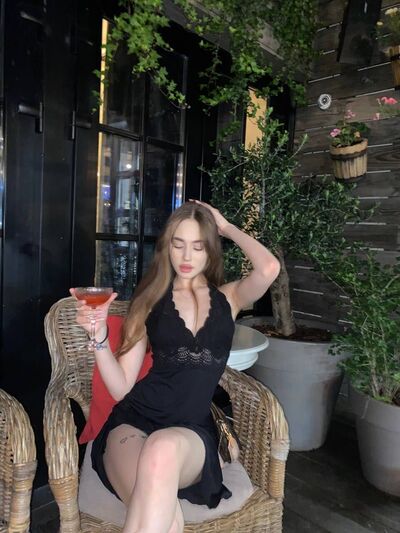  ,   Alise, 25 ,   ,   