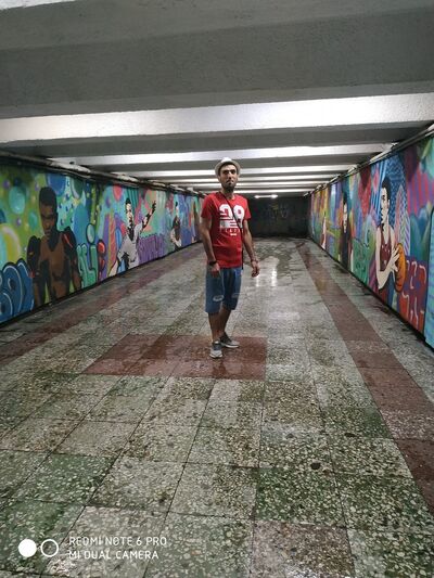  ,   Archil, 33 ,  