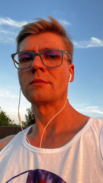  ,   Pavel, 33 ,     , c 