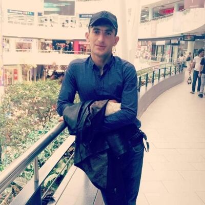  ,   Ali, 33 ,   ,   