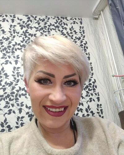  ,   Elena, 47 ,   c 