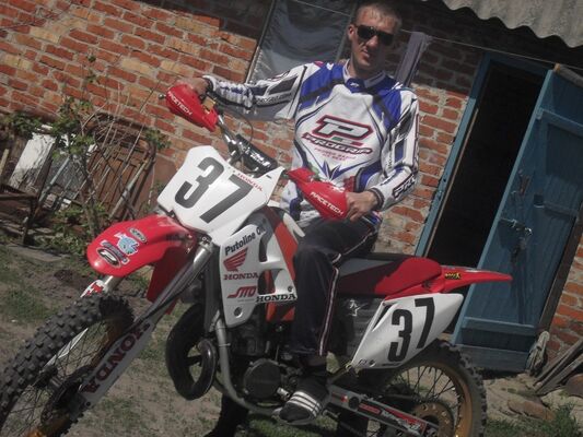  ,   Vitaliy, 49 ,   ,   , c 