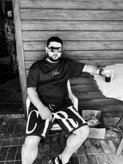  ,   Karen, 37 ,   ,   , c 