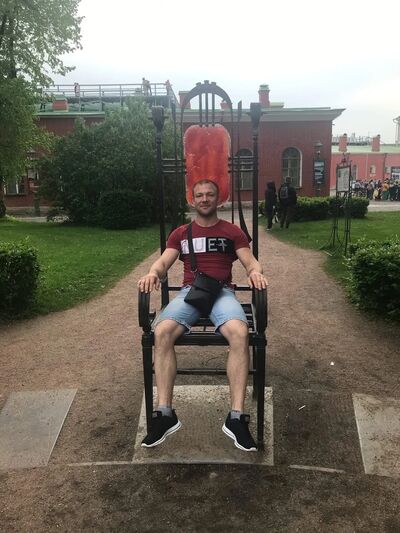  ,   Roman, 37 ,   c 