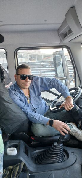  ,   Davit, 41 ,   ,   , c , 