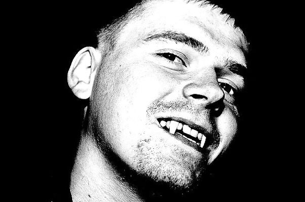  ,   Artem, 37 ,   ,   , c , 