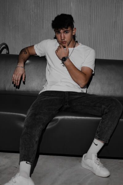  ,   Ruslan, 22 ,   ,   , c , 