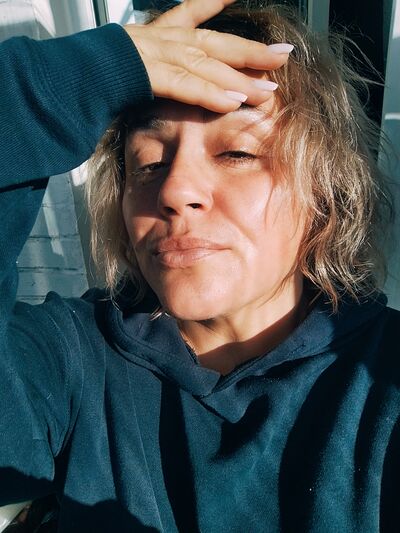  ,   Mila, 46 ,   c 