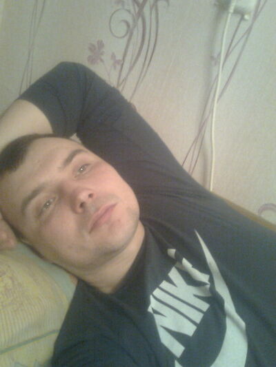  ,   Nik, 40 ,   