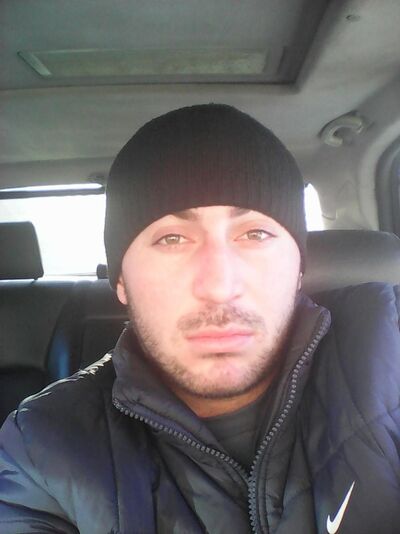  ,   Xxxx, 37 ,   