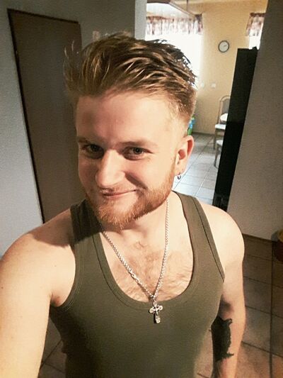  ,   Artem, 31 ,   