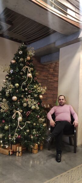  ,   Vahan, 37 ,   ,   